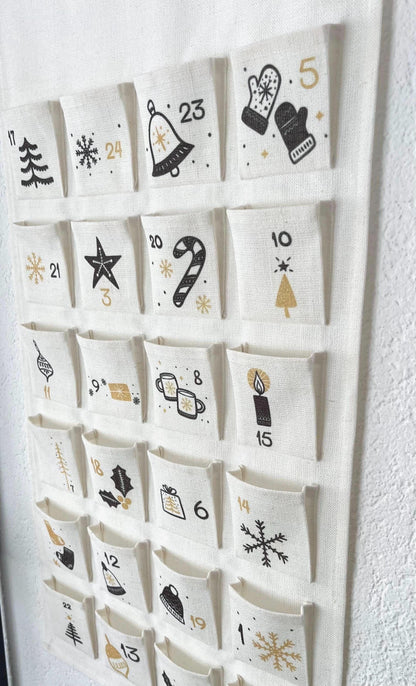 Calendrier de l'avent personnalisé en toile, réutilisable, Noël noir et jaune doré, fait main, personnalisable, calendrier mural