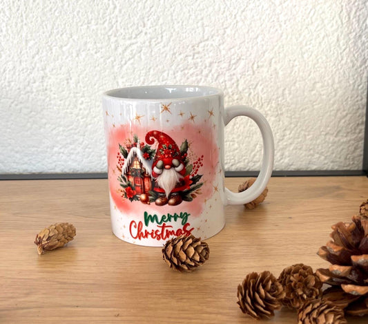 Mug de Noël, Gnome rouge sur fond rouge, Idée Cadeau Original, Tasse de noël, Merry Christmas, Noël 2024, Cadeau pour tous, Mug festif