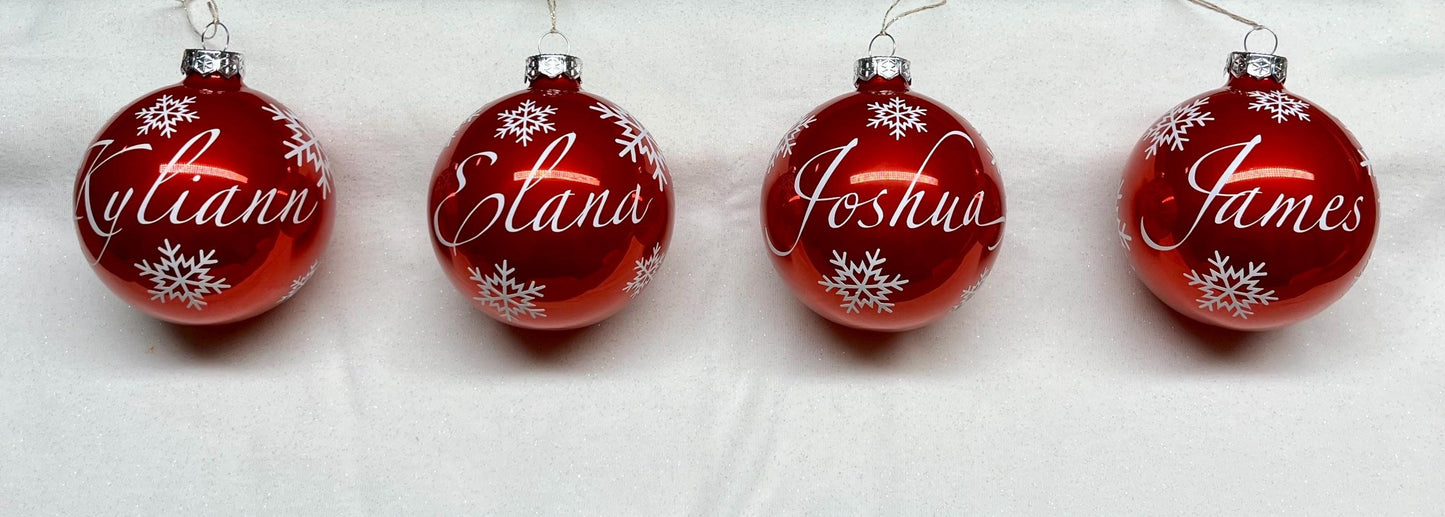 Boule de Noël Rouge Personnalisée en Verre ,Prénom et Décors Flocons de Neige ,Cadeau Unique avec Emballage Fait Main